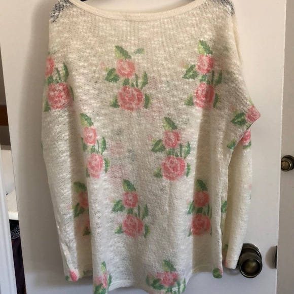 Flower pull over sweater - Picture 2 of 3
